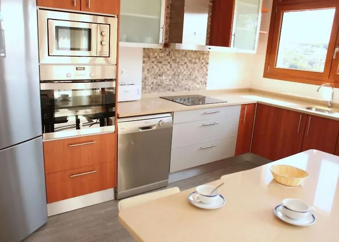 Отель 2pau - Льорет-де-Мар