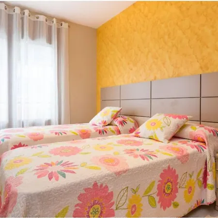 2pau - Λορέτ Ντε Μαρ